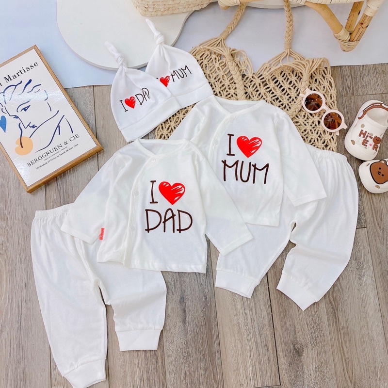 Bộ dài tay cúc chéo sét gồm 3 chi tiết in hình i love mum siêu yêu