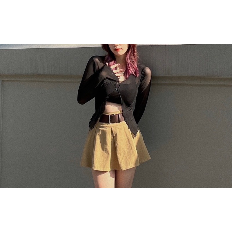 Chân váy chữ A xếp ly cạp cao kèm đai