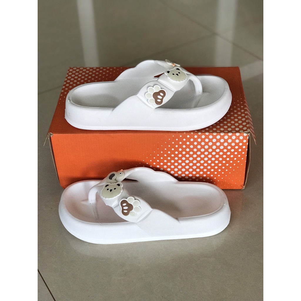 DÉP KẸP NGÓN GẮN STICKER