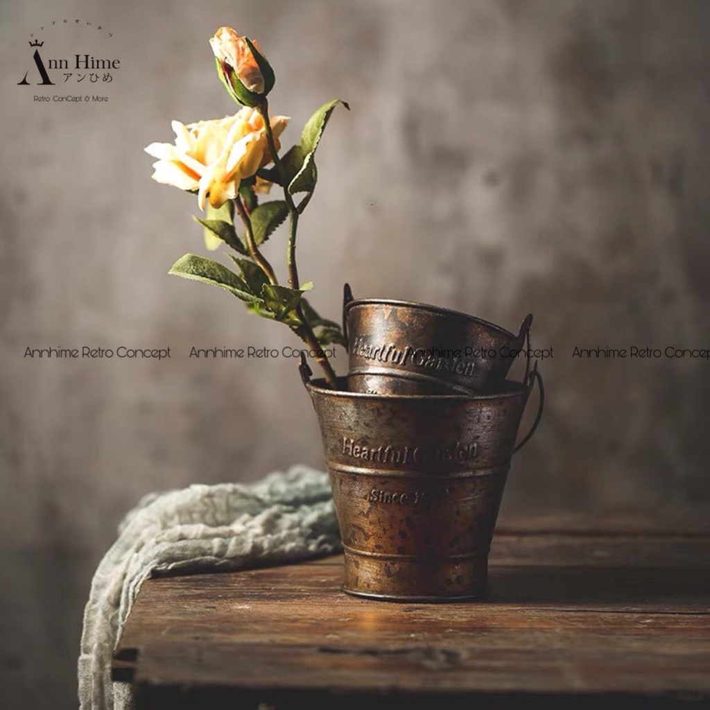 Chậu Hoa Sắt Xô Cắm Hoa Trang Trí Garden Vintage Có Quai Gỗ