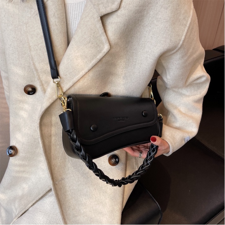 Túi xách nữ đeo chéo dáng yên ngựa quai sam cực đẹp chất da cao cấp Capucha T265