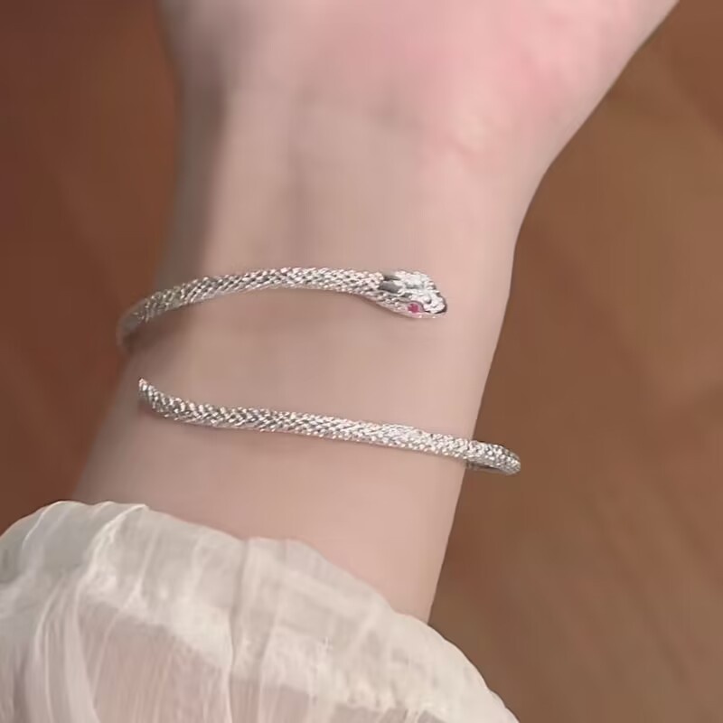 Vòng Tay Hở Mạ Bạc Hình Rắn Sáng Tạo Cá Tính Phong Cách Retro Mới