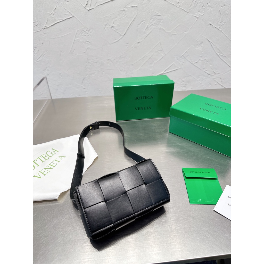 Túi Xách Bottega Veneta Dây Xích Đeo Vai Thiết Kế Đơn Giản Cho Nữ
