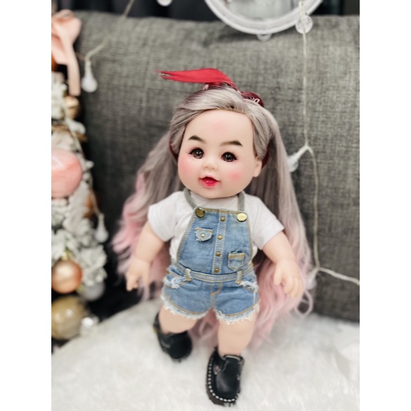 Mẫu Búp bê 12 inch trang điểm gắn tóc tặng kèm quần áo