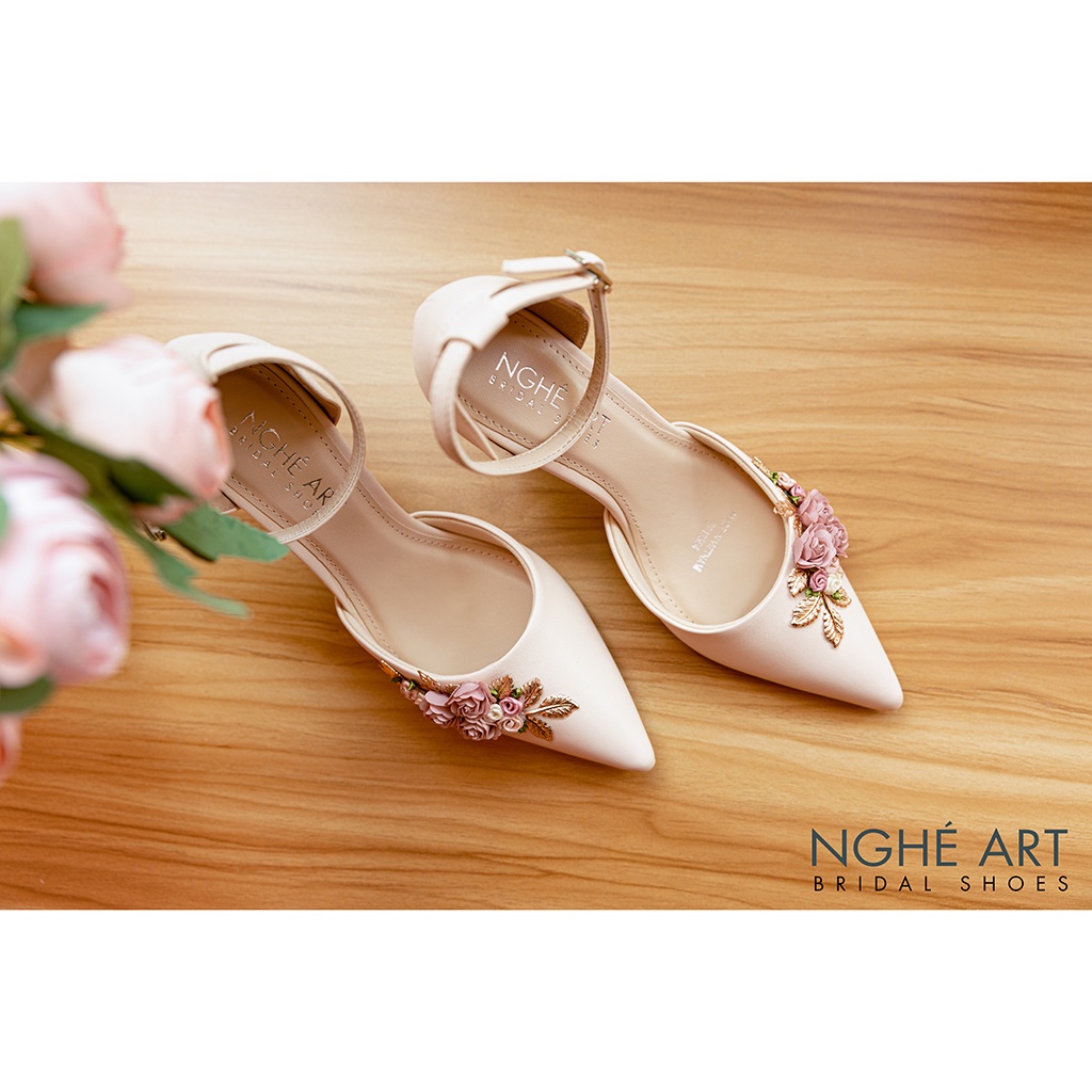 Giày cưới Nghé Art hồng cụm hoa hồng nude 272