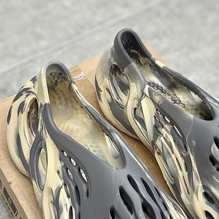 [ROOM95] Giày thể thao sneaker (YZ_31) FOAM RUNNER MOON GREY
