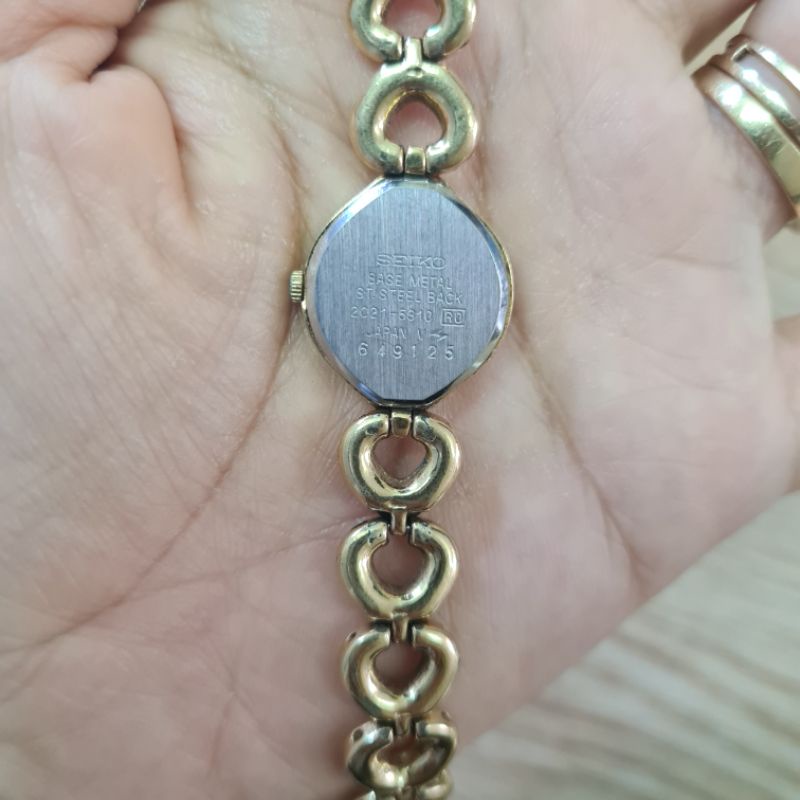 Đồng hồ nữ Seiko