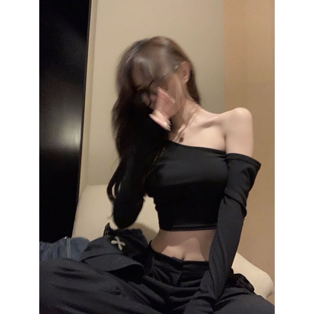 QKOOLE  Áo Thun Tay Dài Trễ Vai Màu Đen Dáng Ôm Thời Trang Quyến Rũ Cho Nữ