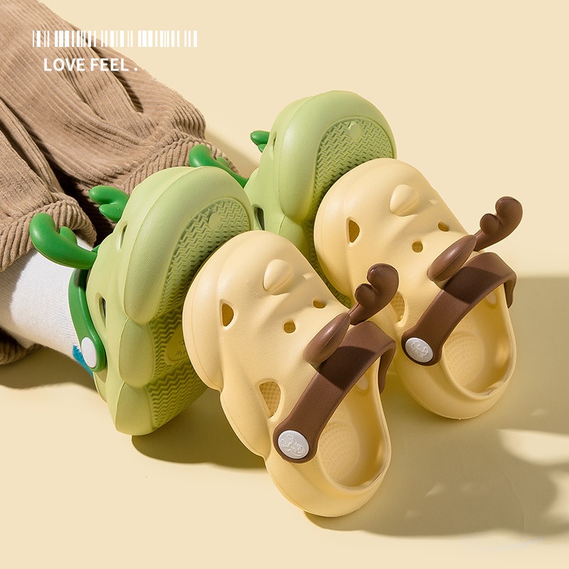 Dép Sandal Đục Lỗ Hoạ Tiết Nai Dễ Thương Xinh Xắn Dành Cho Bé Pine270