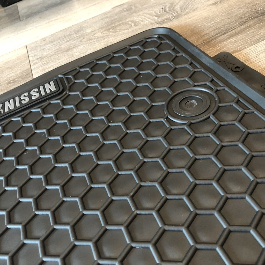 [TOYOTA RAIZE] Thảm Sàn, Thảm Lót Sàn Cao Su Nissin Đúc Vân Tổ Ong Theo Form Xe Toyota Raize