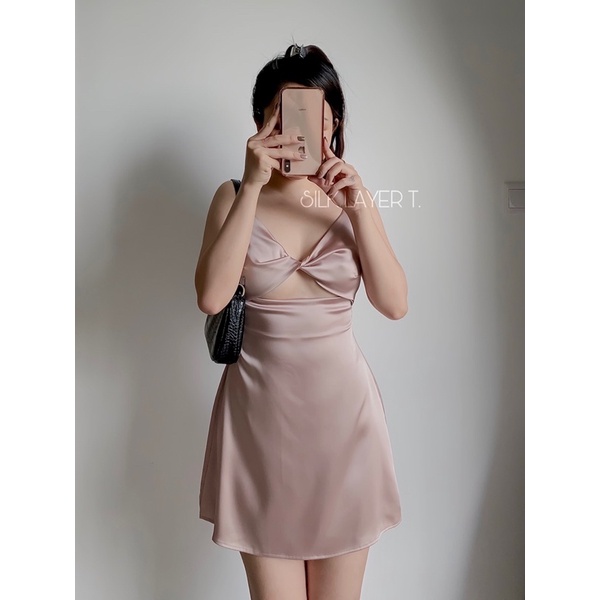 ĐẦM LỤA HAI DÂY XOẮN NGỰC DÁNG NGẮN by SILK LAYER T.