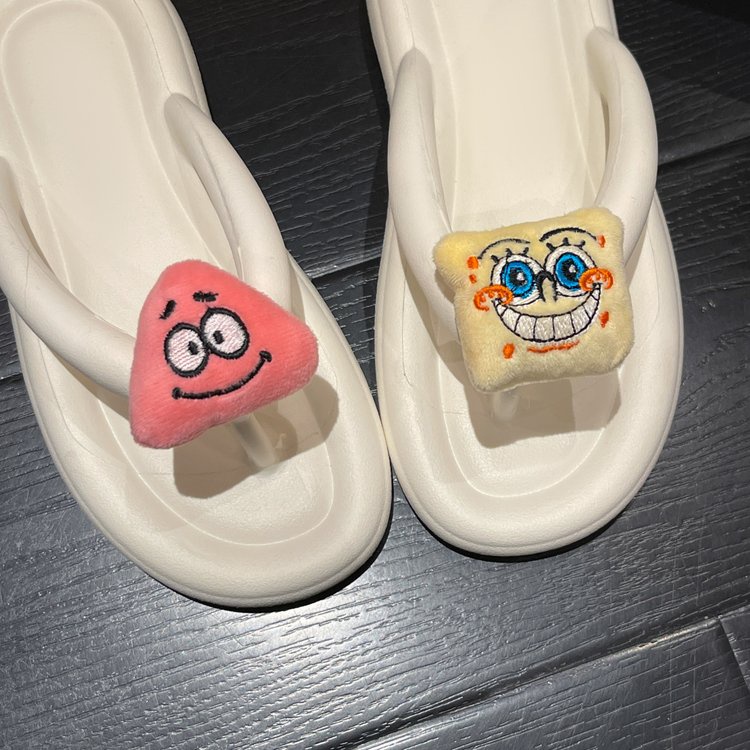 Dép Xỏ Ngón EVA Siêu Nhẹ Đế Dày Chống Trượt Họa Tiết Gấu Dâu Thời Trang Cho Nữ - DL214