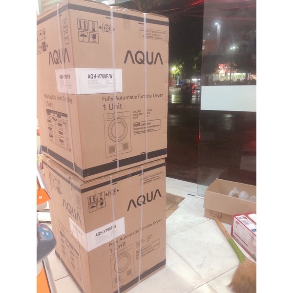 Máy sấy thông hơi Aqua 7 Kg AQH-V700FW