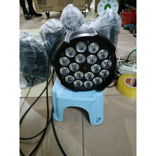 Đèn Led 18 bóng full mầu có nắng