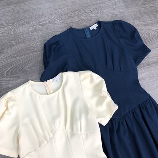 Đầm Warehouse nhấn corset ở eo