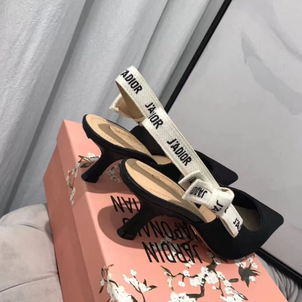 23 mùa xuân và mùa hè thời trang mới thắt nơ chữ cái bằng da sáng chế Giày cao gót gót mèo