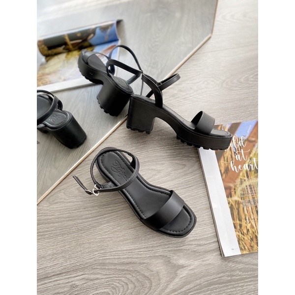 Giày Sandal nữ quai ngang đế bánh mì mùa hè trẻ trung
