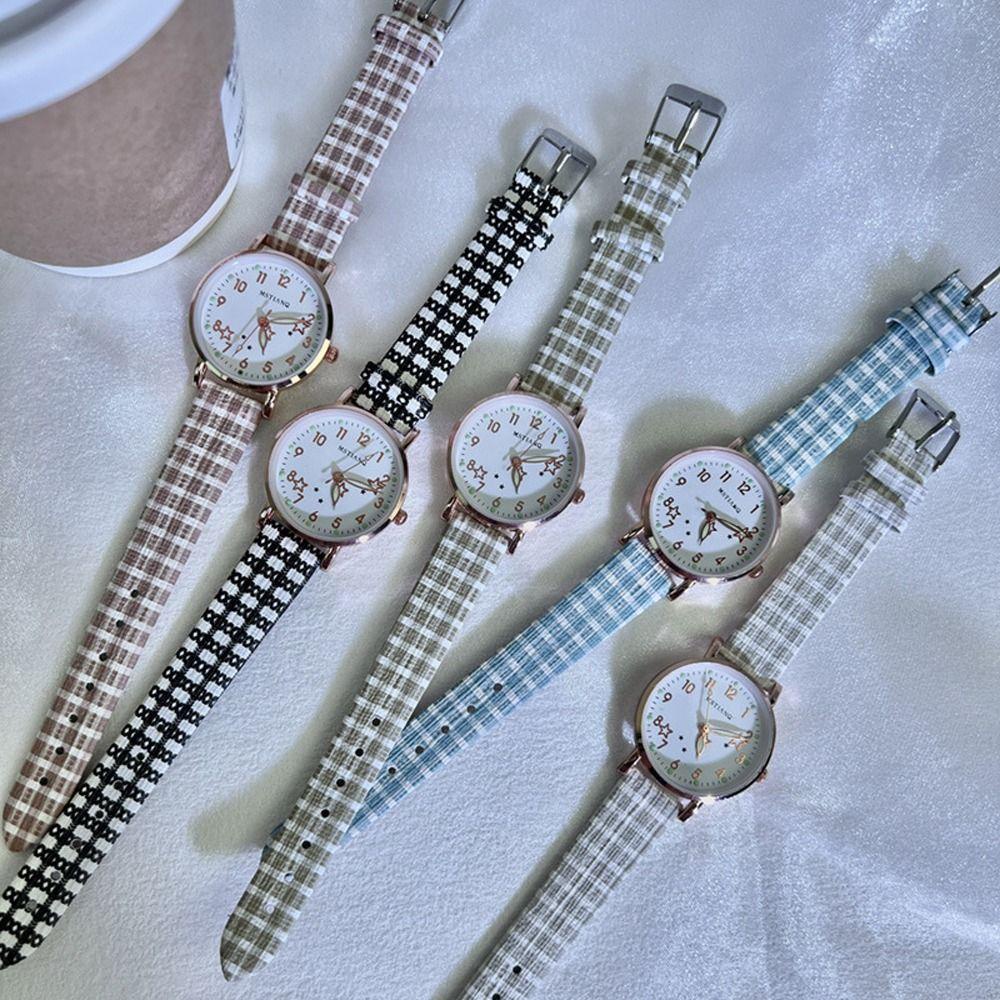 Đồng Hồ Đeo Tay Daes Họa Tiết Kẻ Ô Dạ Quang Dây Da PU Cổ Điển Dành Cho Bạn Nữ