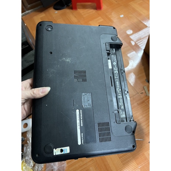 Full bộ vỏ laptop dell n4050 cũ dùng tạm ko vỡ hỏng gì
