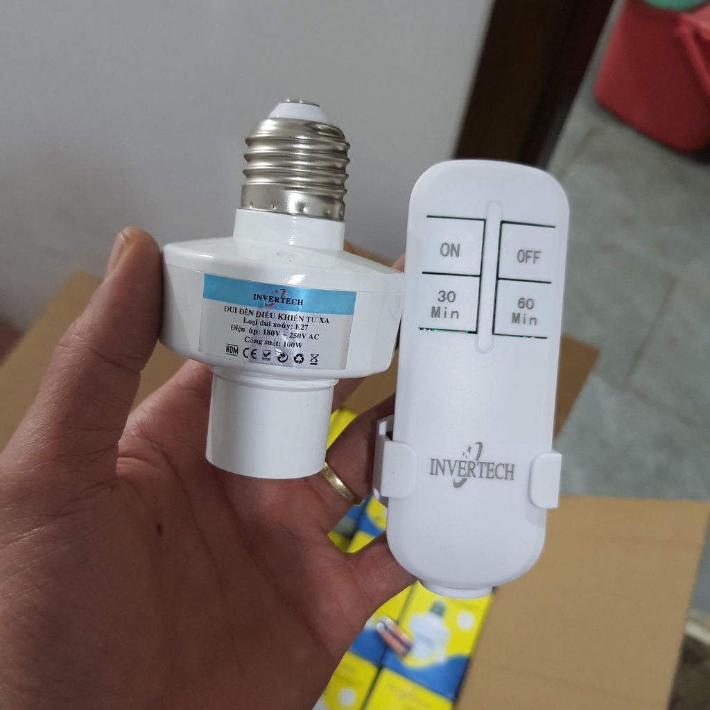 Đui đèn điều khiển từ xa E27 220V 100W INVERTECH có chức năng hẹn giờ tắt HÀNG CHÍNH HÃNG bắt sóng khoẻ xuyên tường