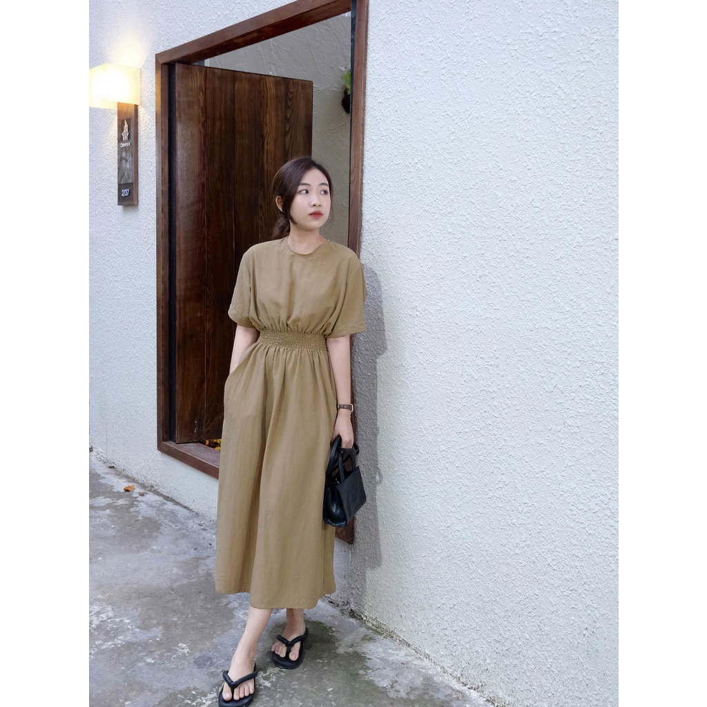 𝐌𝐢𝐫𝐚 𝐃𝐫𝐞𝐬𝐬 - Đầm dáng dài chiết eo xẻ sau - by THE J