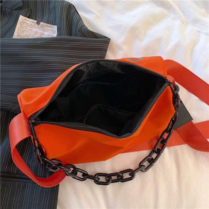 Túi Xách Thể Thao Đeo Vai Chất Liệu Nylon Phối Dây Xích Thời Trang Dành Cho Nữ