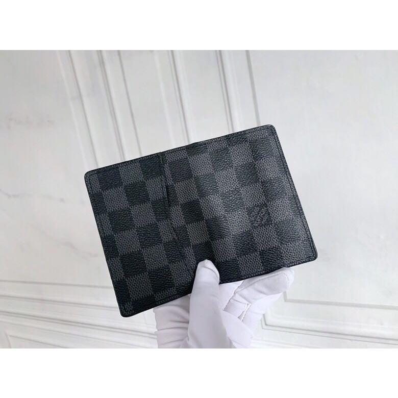 Hình ảnh vật lý Louis vuitton là chính hãng LV thẻ M63144 sẵn sàng để vận chuyển