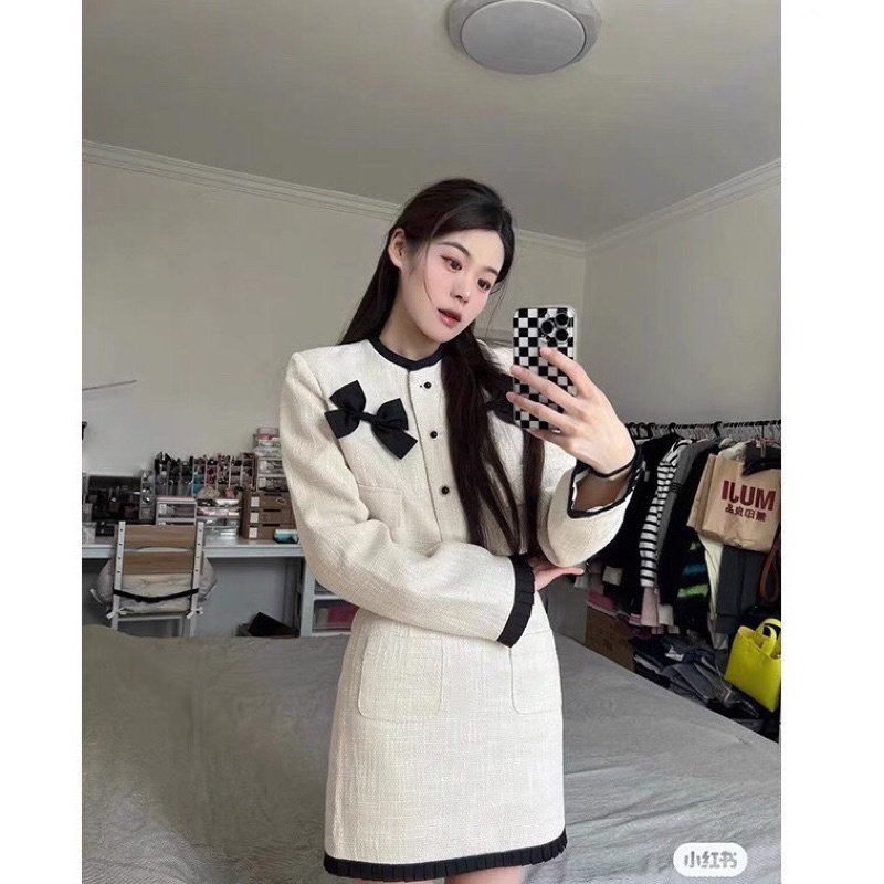 Set Dạ Tweed Viền Đen Kèm Nơ Ngực Tay Dài Chân Váy Chữ A Màu Trắng Tiểu Thư Sang Chảnh Bánh Bèo