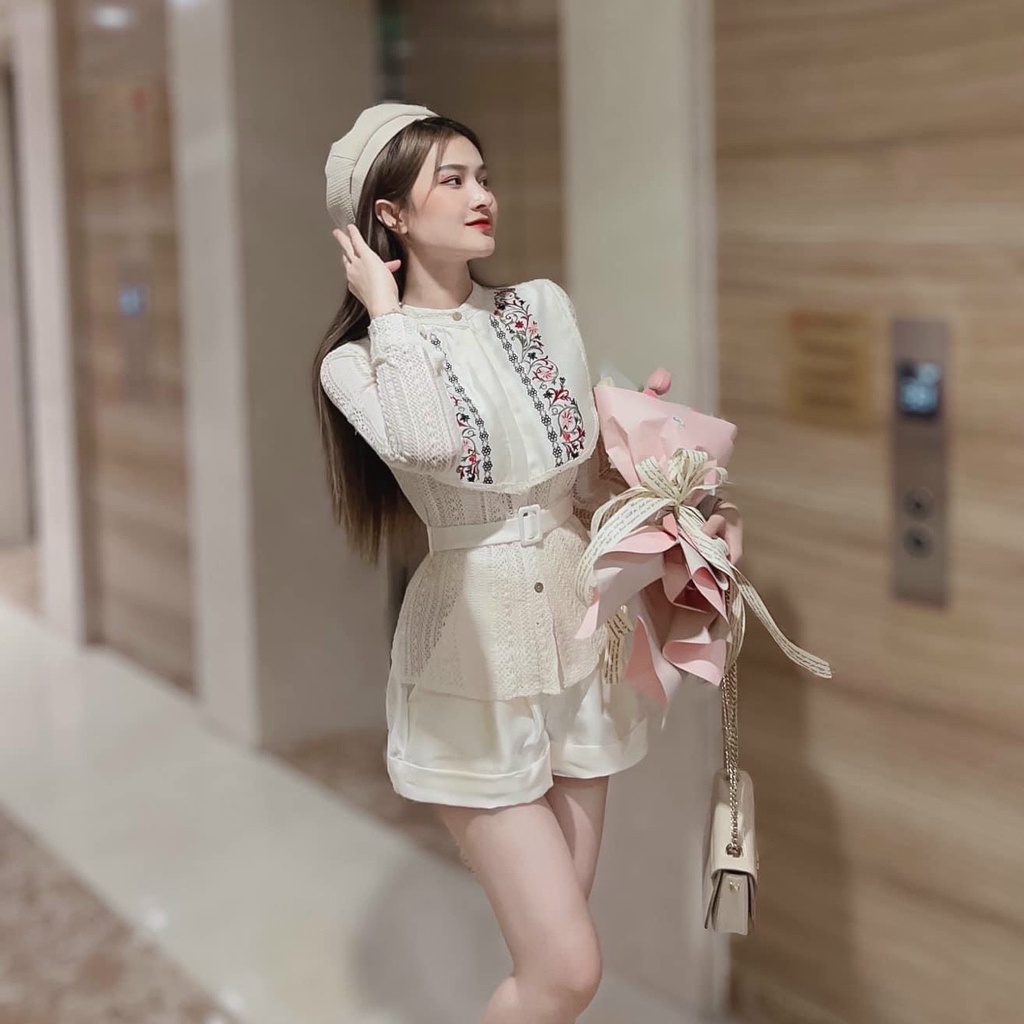 Set Váy Nữ EVANIA Set Áo Chân Váy Kiểu Áo Ren Dài Tay Phối Yếm Trước Ngực Mix Quần Chân Váy TacTa - Mã Z240