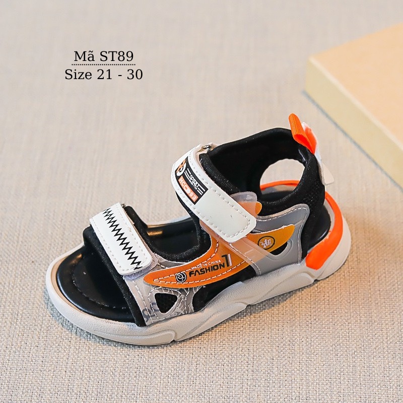 Dép sandal bé trai 1 2 3 4 5 tuổi quai hậu dán êm nhẹ màu đen trắng thời trang cho trẻ em mùa hè đi học đi chơi ST89