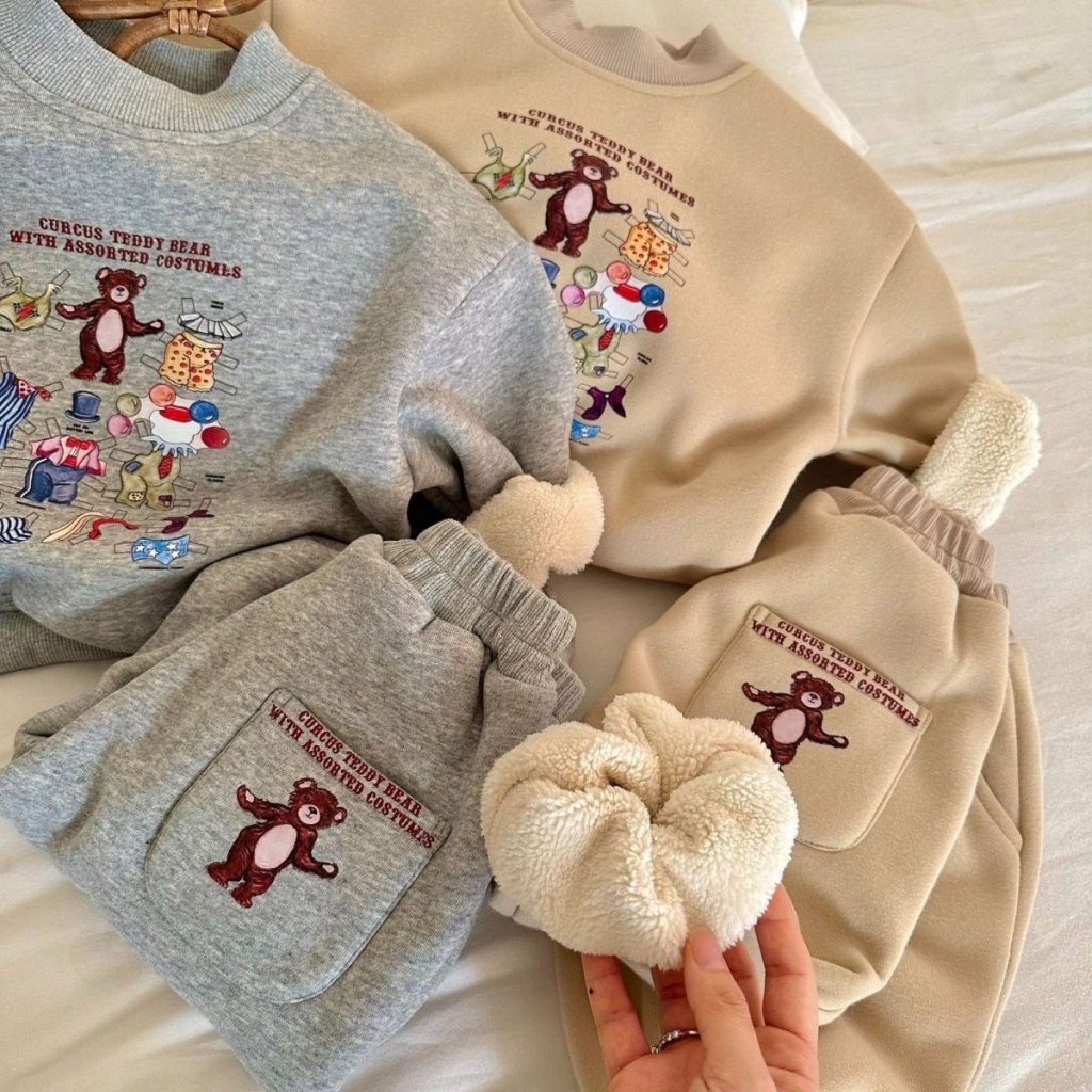 Set Đồ Thời Trang Mùa Đông 2022 Gồm Áo Sweater Có Đệm Nhung Dày Dặn In Họa Tiết Gấu Hoạt Hình Cho Bé