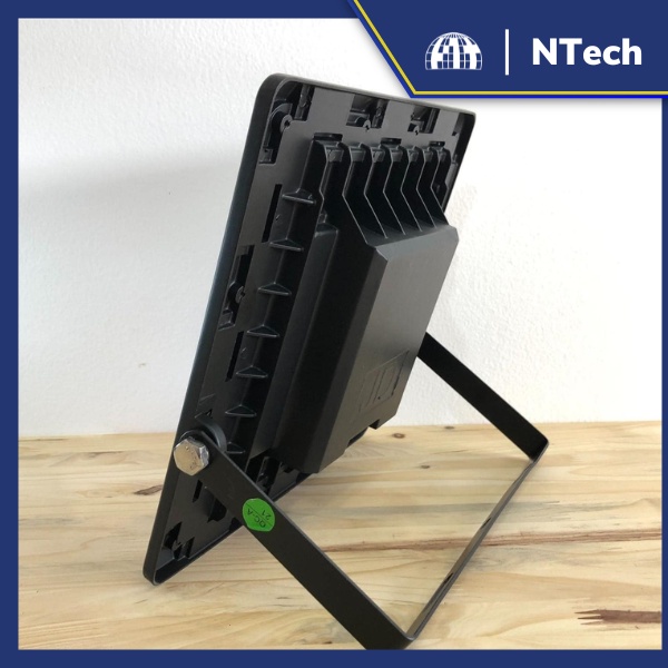 Đèn Năng Lượng Mặt Trời, Đèn Pha Chống Lóa Cao Cấp JD-770 Công Suất 70W - Mẫu 2023, Khung Nhôm- BH 02 Năm