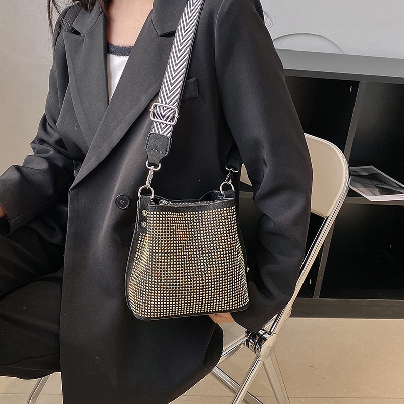 Túi Đeo Chéo Đính Đá Lấp Lánh Thời Trang Hàn Quốc Cho Nữ