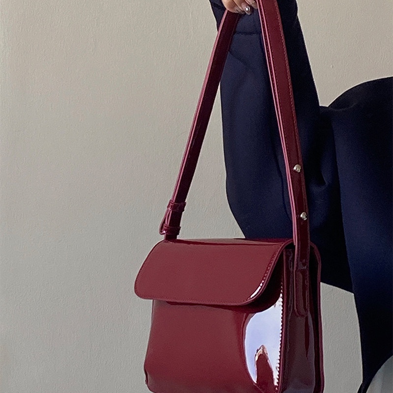 Túi Đeo Vai Hình Vuông Cỡ Nhỏ Bằng Da Bóng Màu Đỏ Phong Cách Cổ Điển Thời Trang Cho Nữ
