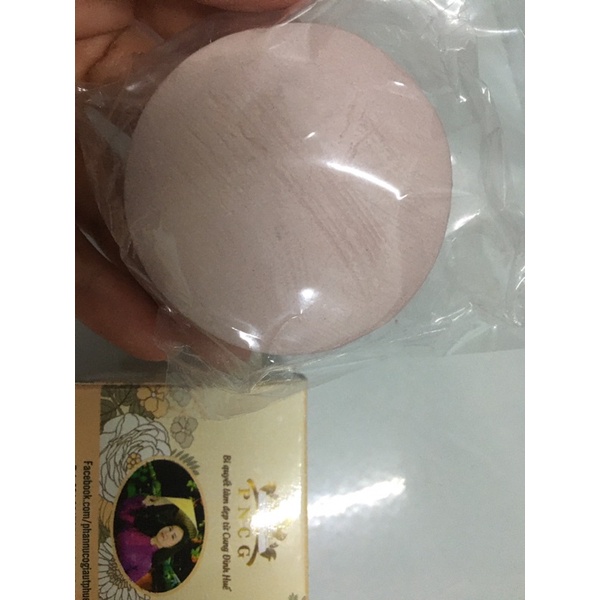 Phấn nụ cô Giàu kinh đô Huế gia truyền hoàn toàn tự nhiên.