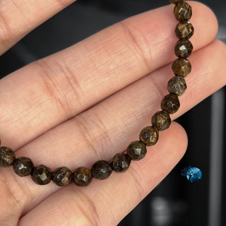 Vòng tay đá bronzite cắt giác 4mm