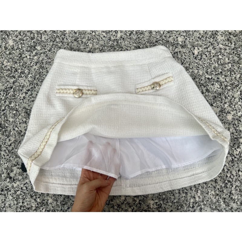 Pass chân váy tweed trắng tingoan