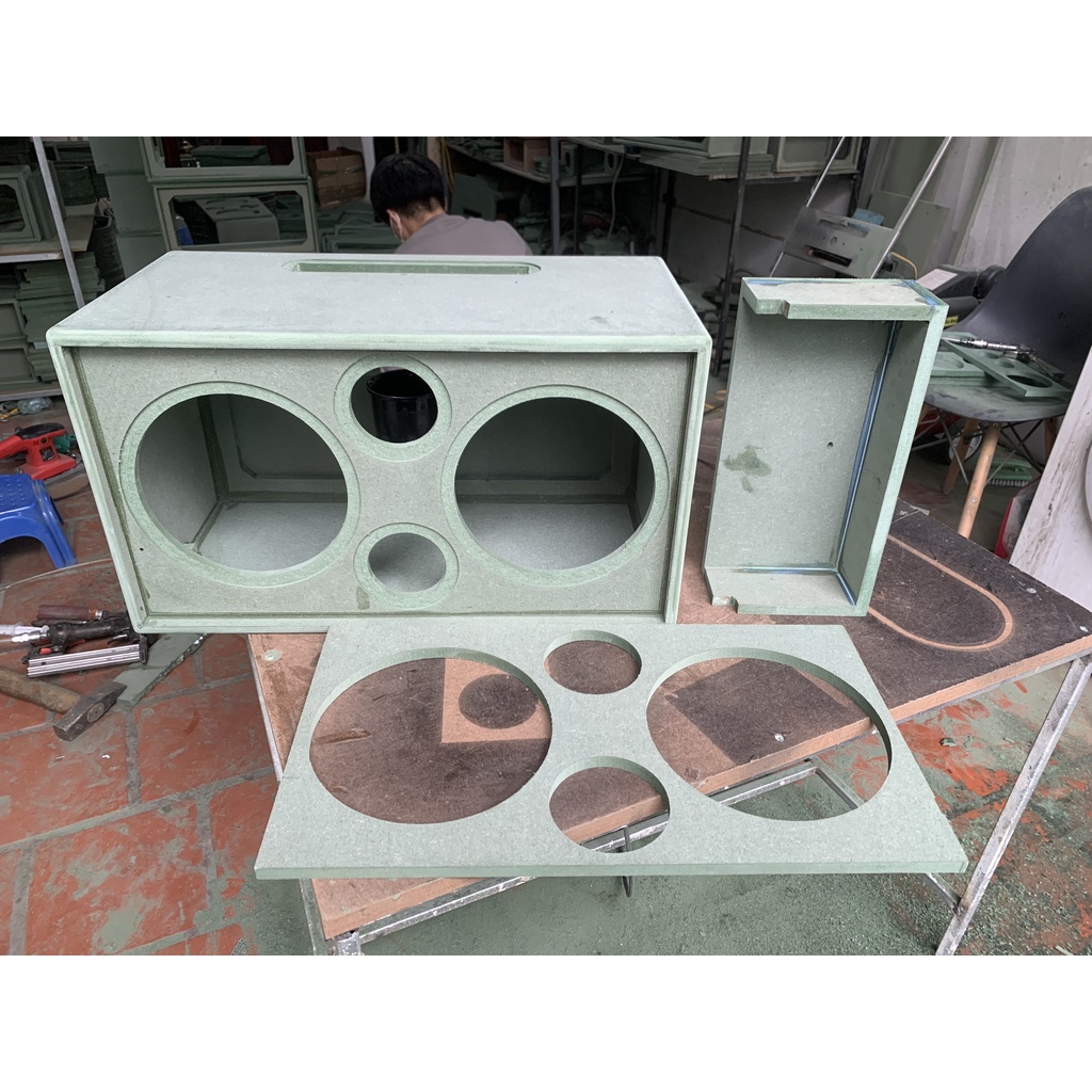 Vỏ box loa KT 53x30x28 gỗ xanh, Control lắp mạch Karaoke K10. đã bôi keo, trà mịn, bo góc đẹp