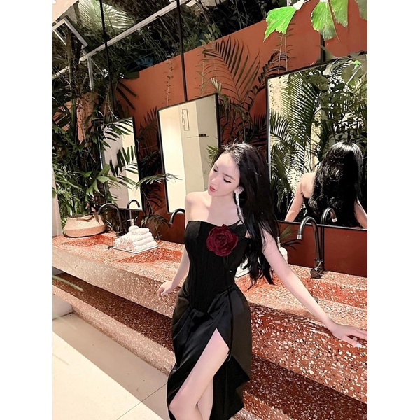 Đầm body cúp ngực kết hoa xẻ tà 🖤