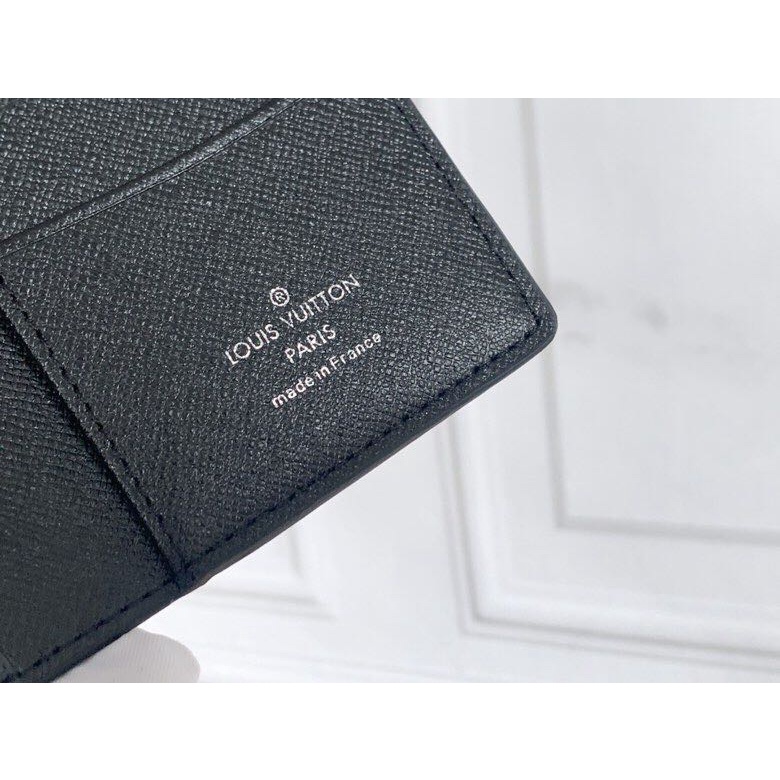 Hình ảnh vật lý Louis vuitton là chính hãng LV thẻ M63144 sẵn sàng để vận chuyển   Kích thước: 7X11cm