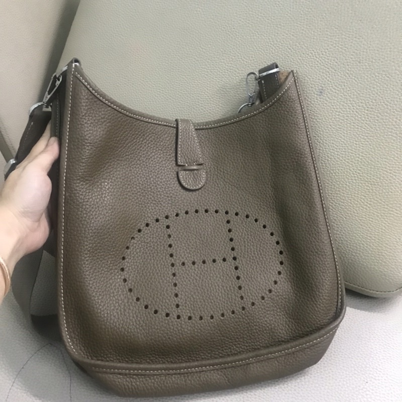 Túi Hm đeo chéo size  30 cm