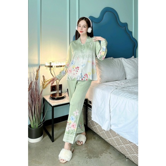 Bộ ngủ Hoa Y.S.L xanh cổ sen dài và ngắn tay thiết kế lụa xước ánh kim của 2CE