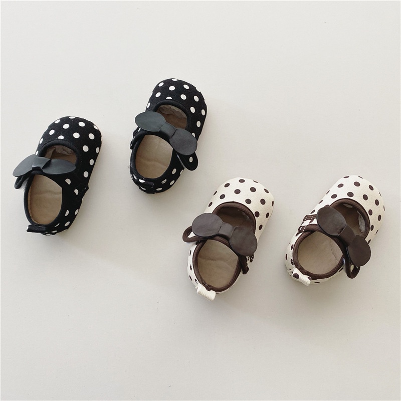 Giày Vải Đế Mềm Chống Trượt Họa Tiết Chấm Bi Xinh Xắn Cho Bé S8KK