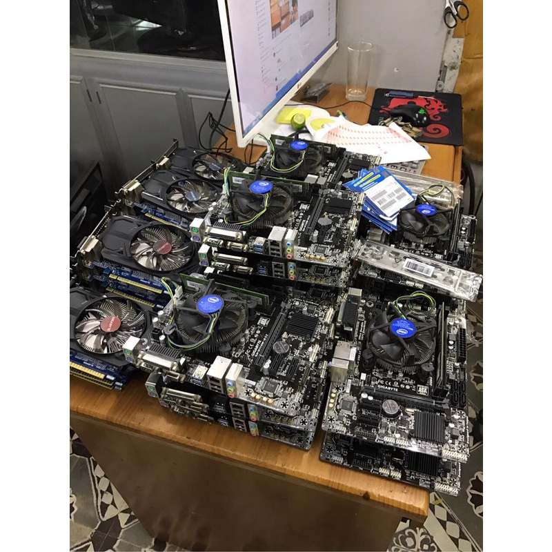 COMBO Main Giga/Samsung H61 + Chip I3 2100 + Ram 4GB kèm Fan CPU Zin