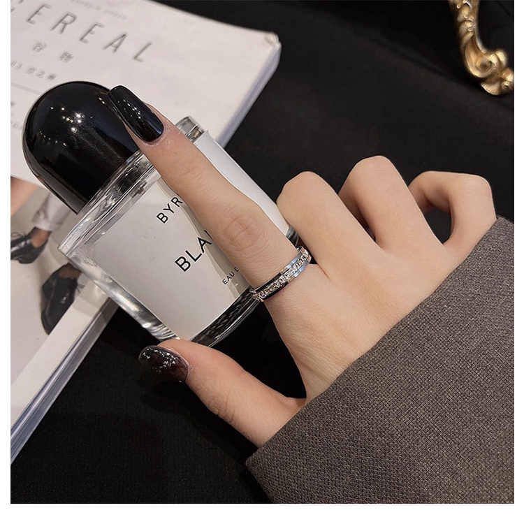 Nhẫn Cặp Bằng Thép Titan Không Phai Màu Đính Đá Zircon Chất Lượng Cao