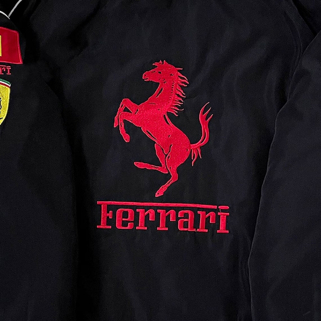 Áo Khoác Cotton Tay Dài Thêu Logo Ferrari Team F1 Màu Đen Thời Trang Thu Đông
