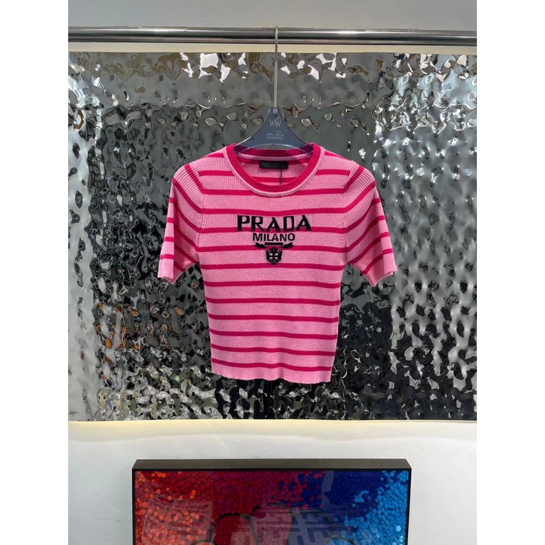 Prada 23 early spring new fashion classic triangle logo casual slim knitted short-sleeved top