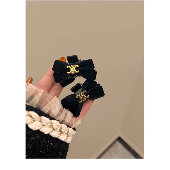 Kẹp tóc càng cua nơ nhung đính tag chữ cho nữ K35