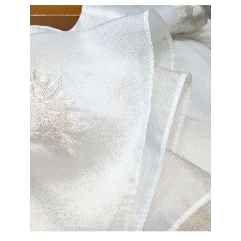 Áo Sơ Mi Trắng Cổ Tròn Thêu Họa Tiết Thời Trang Mùa Thu 2022 Cho Nữ