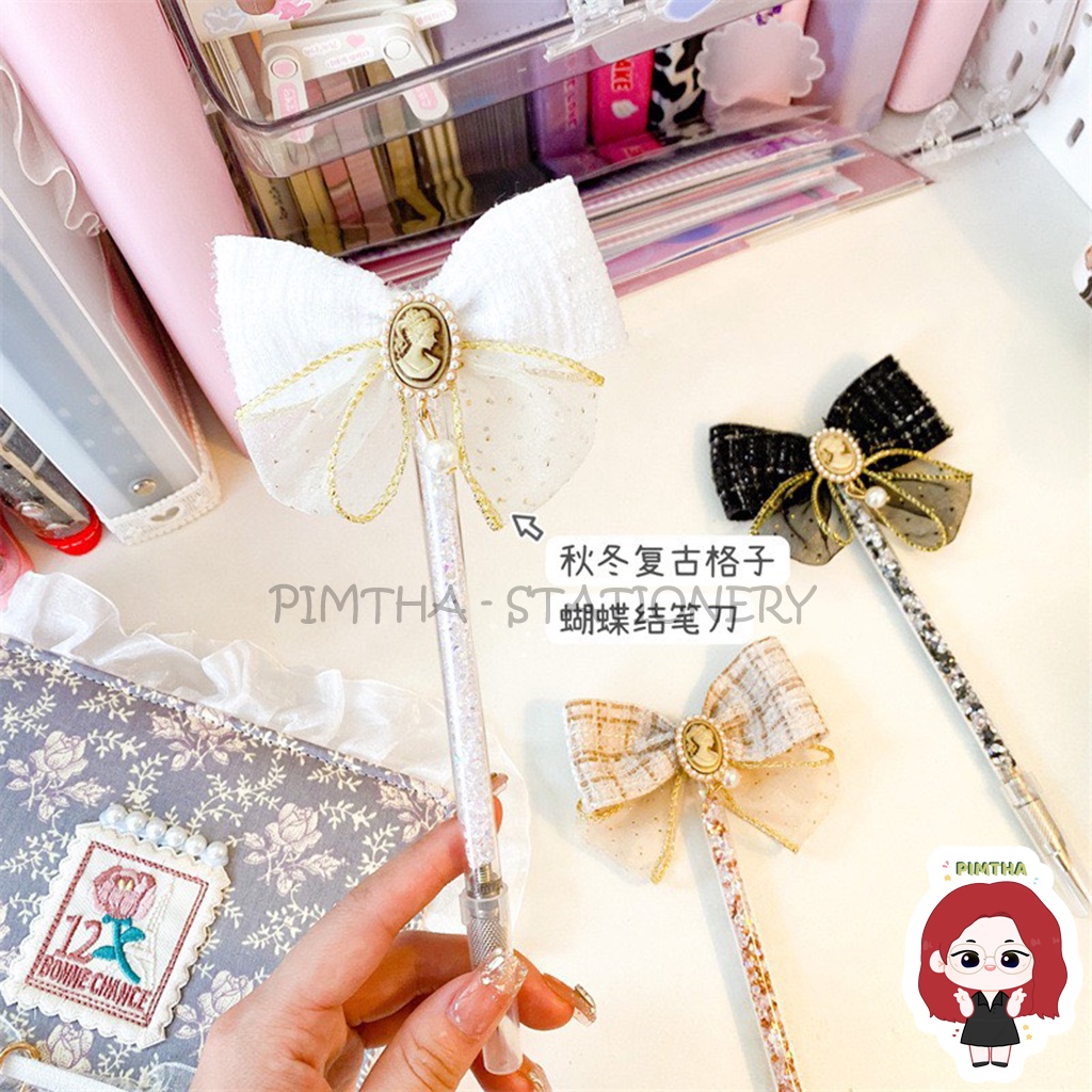 Bút rọc giấy nơ ren sọc charm vintage ngọc trai